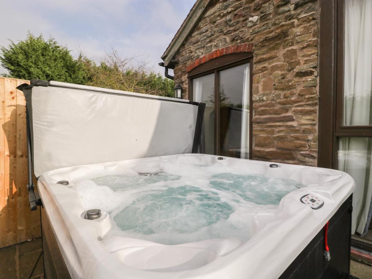 Peartree Cottage ウスター エクステリア 写真