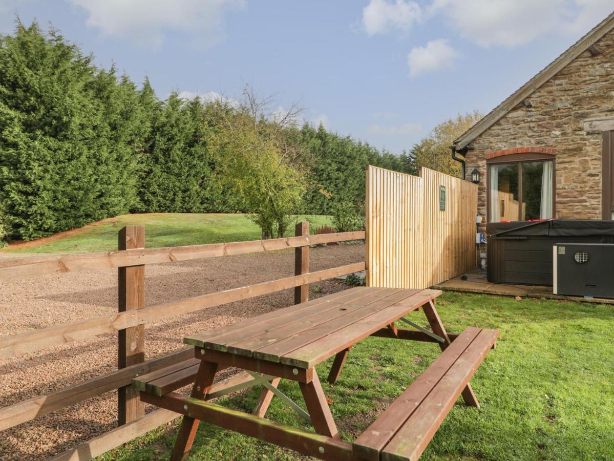 Peartree Cottage ウスター エクステリア 写真